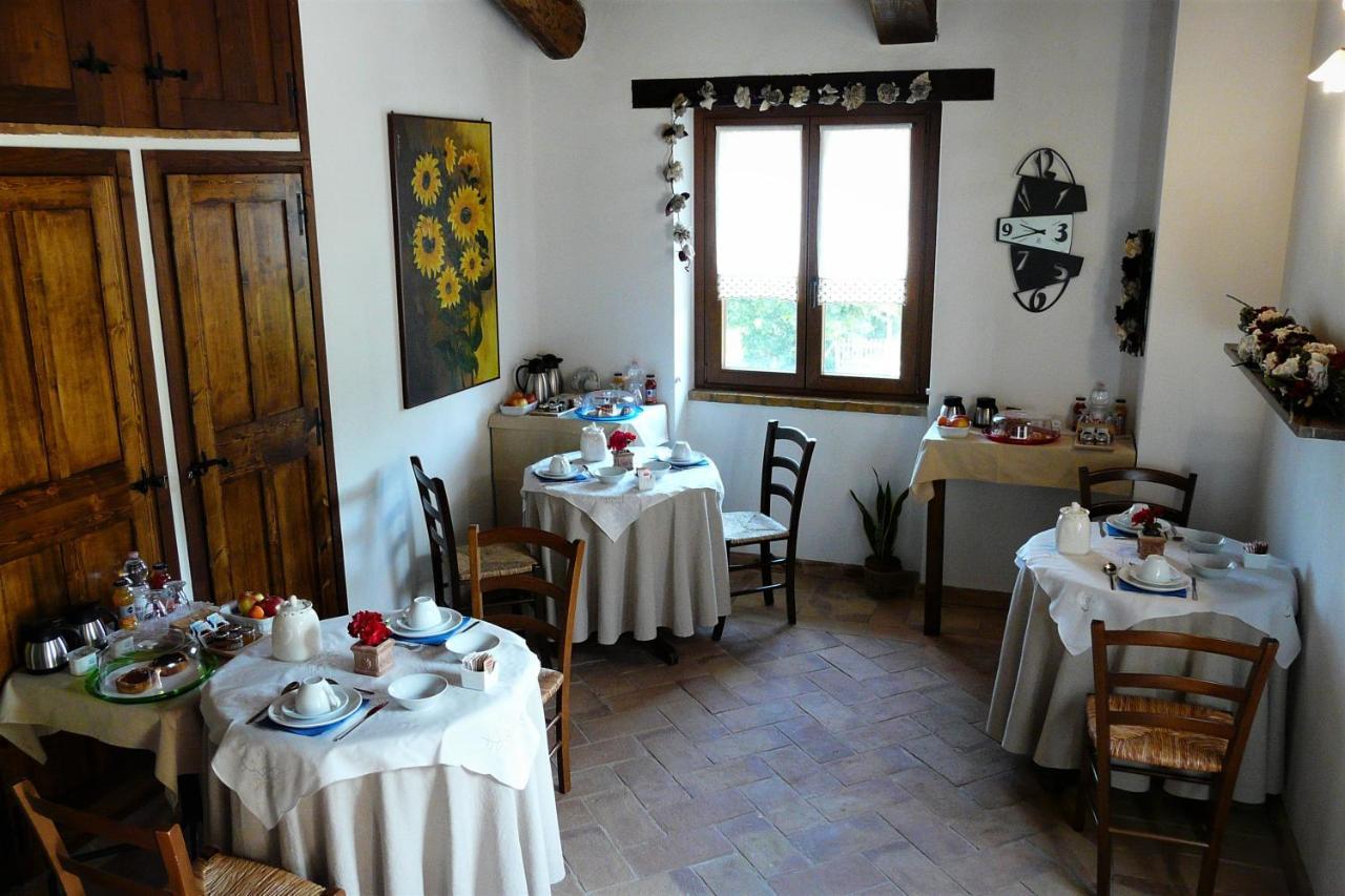 Casale Le Orme Bed and Breakfast Τόντι Εξωτερικό φωτογραφία