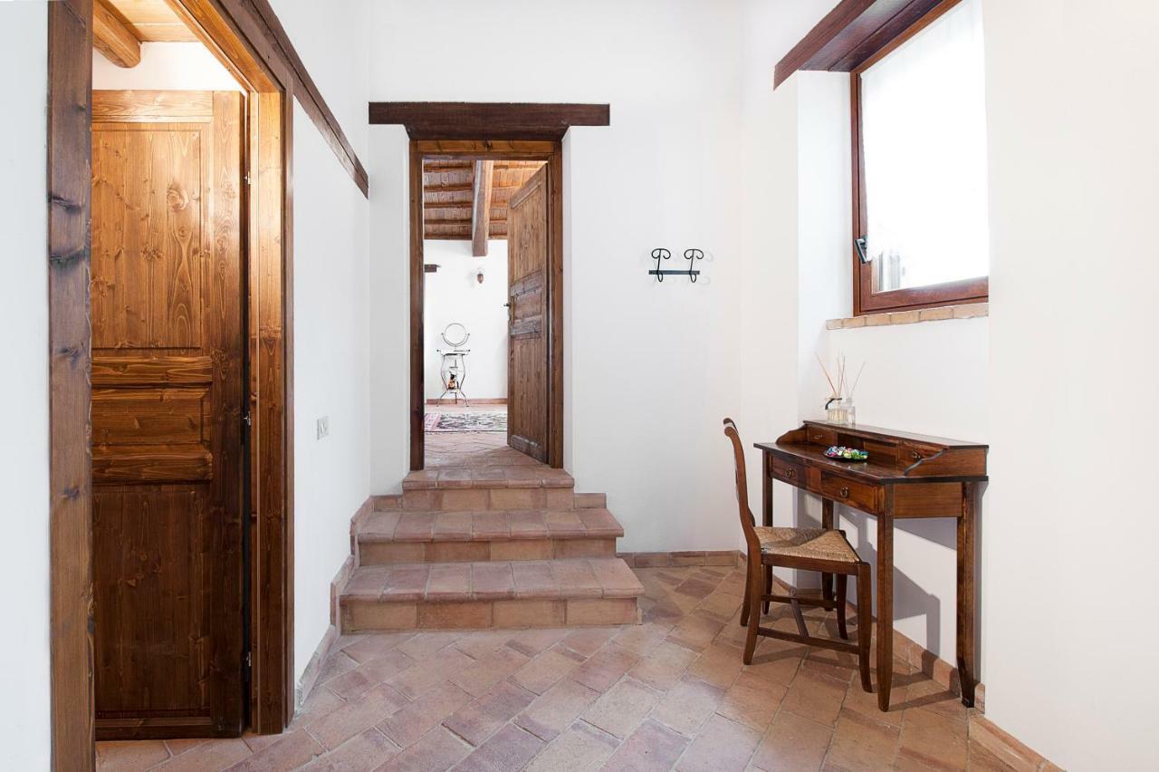 Casale Le Orme Bed and Breakfast Τόντι Εξωτερικό φωτογραφία