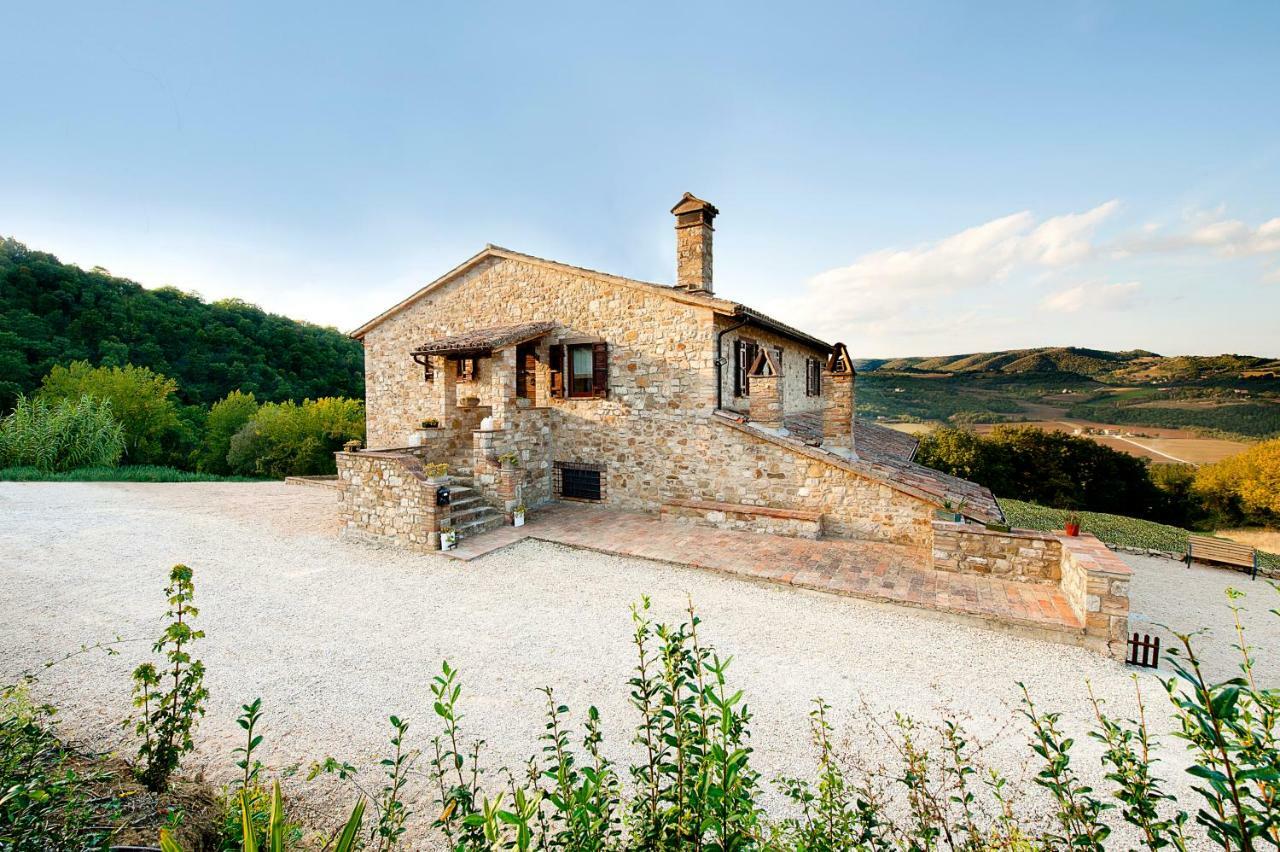 Casale Le Orme Bed and Breakfast Τόντι Εξωτερικό φωτογραφία